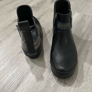 Pendleton Black Rain Boots mosaic back Sz 7